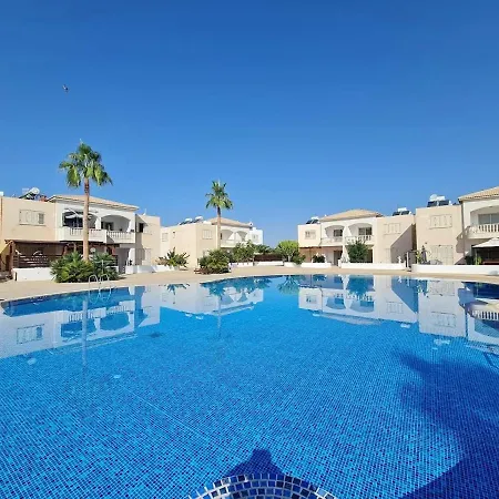 Poolside Family Comfort *